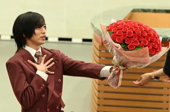 桐山漣、“おじカワ”と同じチームで挑む「カラフラブル」に安心感！　“おじカワ”で共演の眞島秀和との交流やプライベートも明かす＜インタビュー後編＞