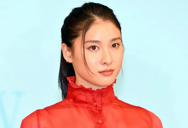 土屋太鳳 透明感抜群の 接近shot に反響 本当に美しい横顔 鼻の形きれい Webザテレビジョン