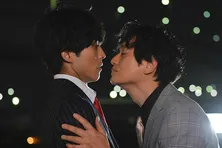 松坂桃李、井浦新＆麻生久美子との“2つのキスシーン”が公開！＜あのキス＞
