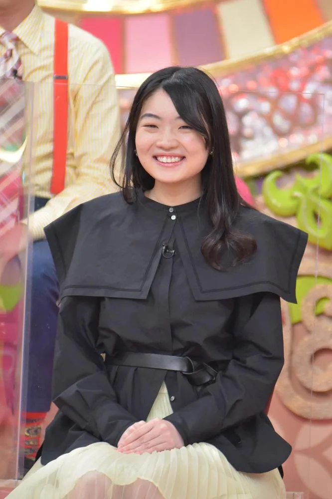 【写真を見る】注目女優・東野絢香は初挑戦でかわいらしい笑顔を見せる