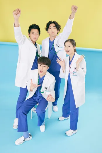 ＜泣くな研修医＞白濱亜嵐、柄本時生の気になる一面を明かす「“トキオセクシー”があるんです」＜インタビュー後編＞