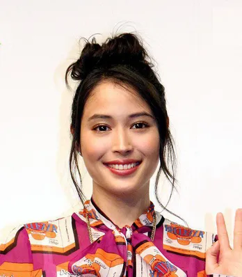 広瀬アリスを取り巻く5人の男に、「おっさんのアベンジャーズ」と大盛り上がり!〈おしゃれイズム〉