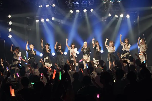 神宿とかみやどの最初で最後のツーマンライブ「神が宿る場所～神宿×かみやど 2マンライブ～」が5月7日、神奈川・横浜Bay Hallで開催された