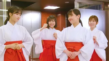 日向坂46・渡邉美穂＆松田好花＆東村芽依とAKB48・小栗有以が巫女姿で謎に迫る！＜クイズ！THE違和感＞