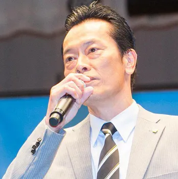 遠藤憲一、物まね芸人との激似2SHOT公開！「見分けつかない」「双子ですか？」