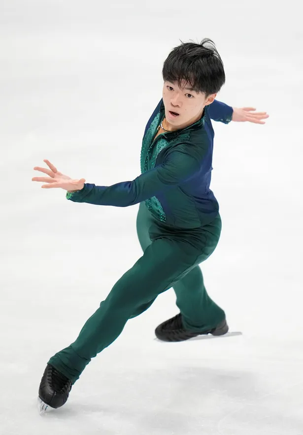 画像 羽生結弦 凛々しい表情で フィギュアスケートlife 表紙に登場 5 6 Webザテレビジョン