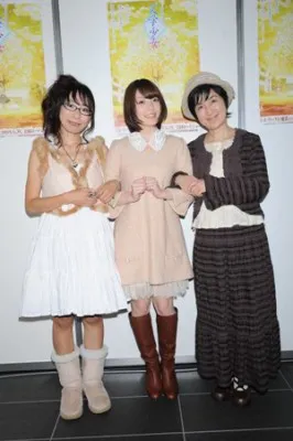 イベントに登場したeufoniusのriya、花澤香菜、伊藤真澄（写真左から）