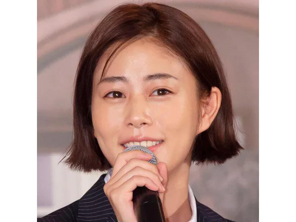 高畑充希 大久保佳代子と必殺 ほうれい線隠し ポーズを決める 自分も真似したい 楽しそう だしかわいい と反響 Webザテレビジョン 高畑充希 大久保佳代子と必殺 ほうれい線隠し ポーズを決める 自分も真似したい 楽しそう だしかわいい と反響 Webザテレビジョン