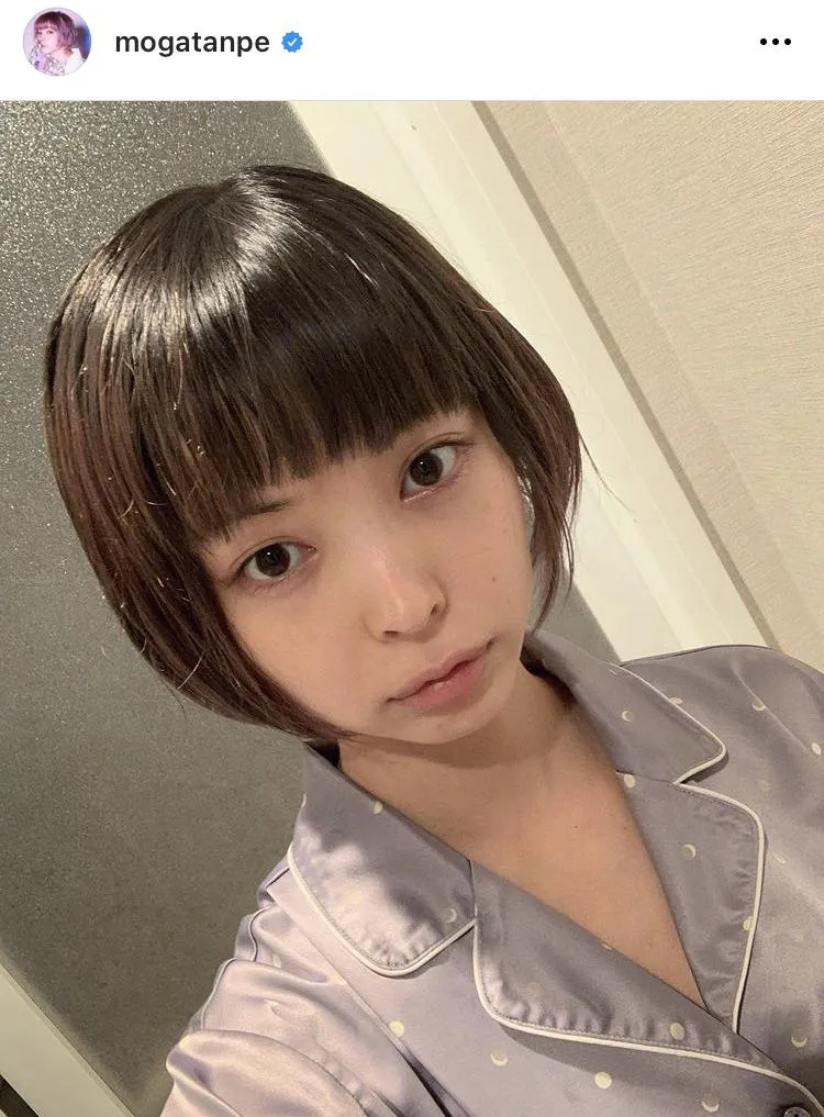 前髪をバッサリと切った最上もが