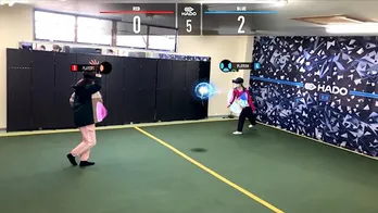 ARスポーツ「HADO」で黒沢かずこと梅山恋和が必殺技を繰り出しバトル＜いたくろここなのオンとオフ＞