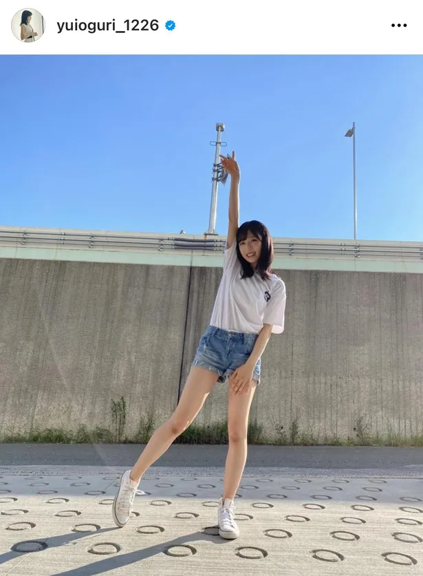 画像 AKB48小栗有以、ショートパンツから伸びる“生足美脚”に反響「綺麗すぎて見惚れる…」「スタイル抜群ですね」(2/8) | WEBザテレビジョン