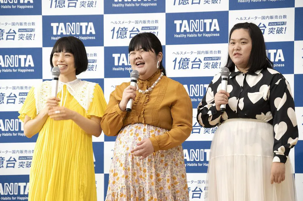 イベントに登場したぼる塾・きりやはるか、あんり、田辺智加(写真左から)
