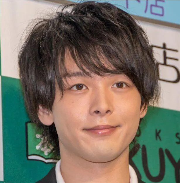 中村倫也 ナナナ人形で遊ぶかわいらしい姿に反響 かわいい 手がきれい 珈琲いかがでしょう Webザテレビジョン