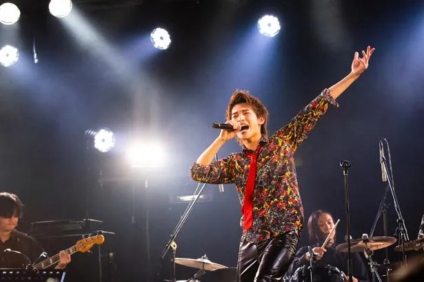 木原瑠生が初のソロライブ「Rui Kihara 1st Solo Live～First Impression～」を開催し、1stソロシングル「お願い神様」の配信リリースを発表した