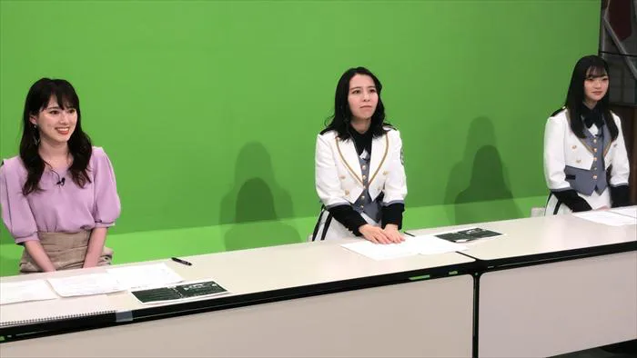 【写真を見る】VTuberに突撃取材するSTU48・谷口茉妃菜、森下舞羽