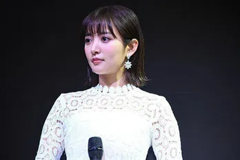 夏菜、“完成度高すぎる”初音ミクコスプレに大反響「誰だか分からなかった!」「これからもコスプレしてほしい」