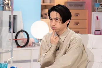 V6最強の“あざとメンバー”三宅健が初登場!禁断企画4連発に田中みな実も「すっごい汗かいてるんだから、今!」<あざとくて何が悪いの?>