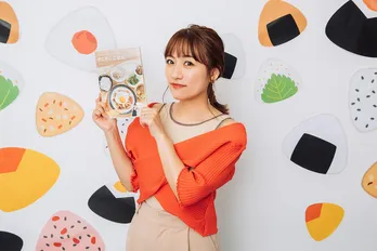 高橋みなみ“クロちゃんの胃袋”もつかんだ、初のレシピ本を発売<インタビュー>