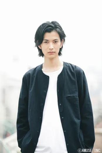 「綾野剛がハグしてくれなかった…」渡邊圭祐の悩みに綾野が出した答え