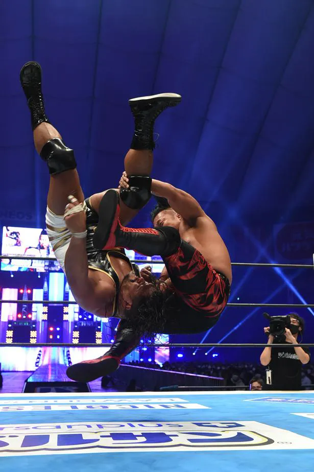 ジェフ・コブ選手は飯伏幸太選手と対決する