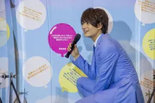 美 少年・浮所飛貴、撮影中の「リアル王子様」エピソードをばらされ大照れ<胸が鳴るのは君のせい>