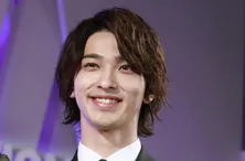 横浜流星、端正な“横顔”SHOTを公開　「どこから見ても美しい」「全方位パーフェクト」と反響