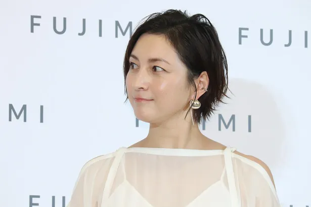 画像 広末涼子 レーシーな衣装で透明感たっぷりの素肌を披露 美の秘訣 は 健康と笑顔 16 39 Webザテレビジョン