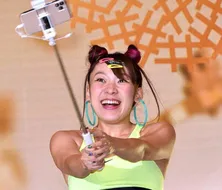 フワちゃん、今までで一番緊張したのは「松本人志にスポブラ着せた時」