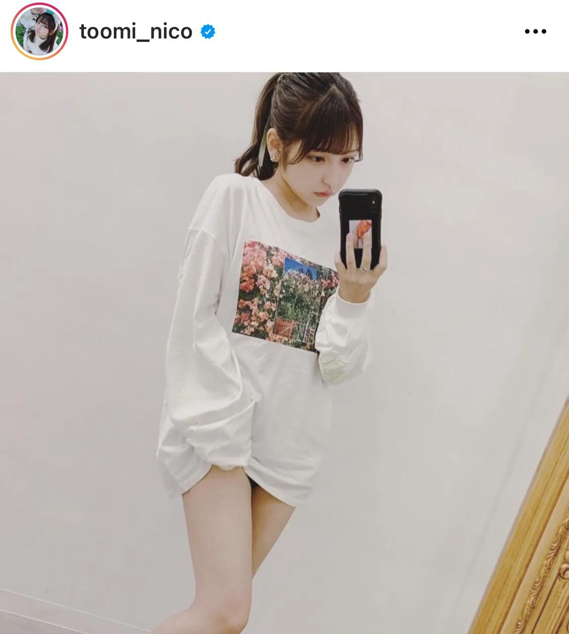 美脚チラリ…十味の“Tシャツ1枚”SHOT