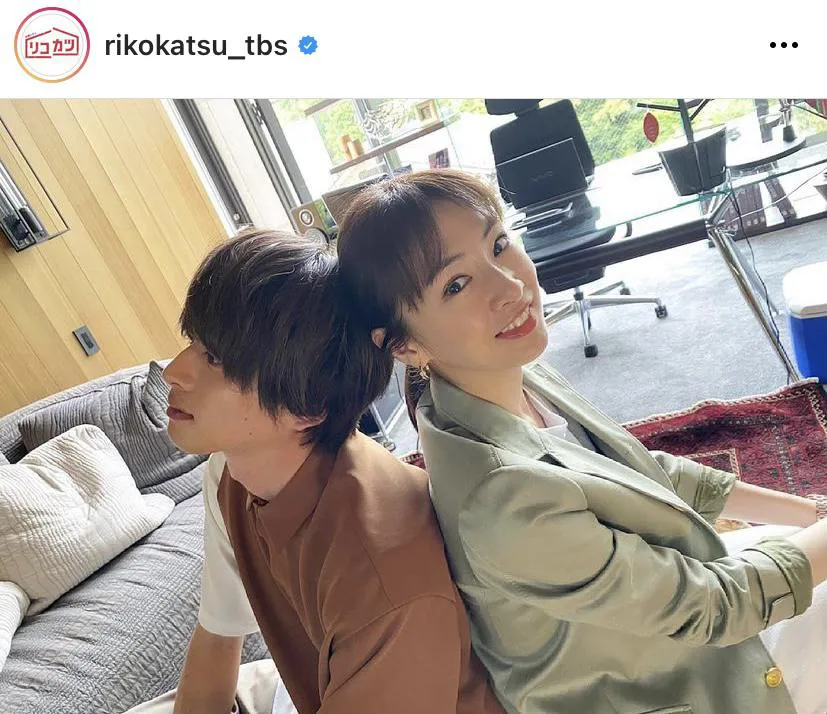 【写真を見る】北川景子＆白洲迅がキュートな表情で頭をこつん