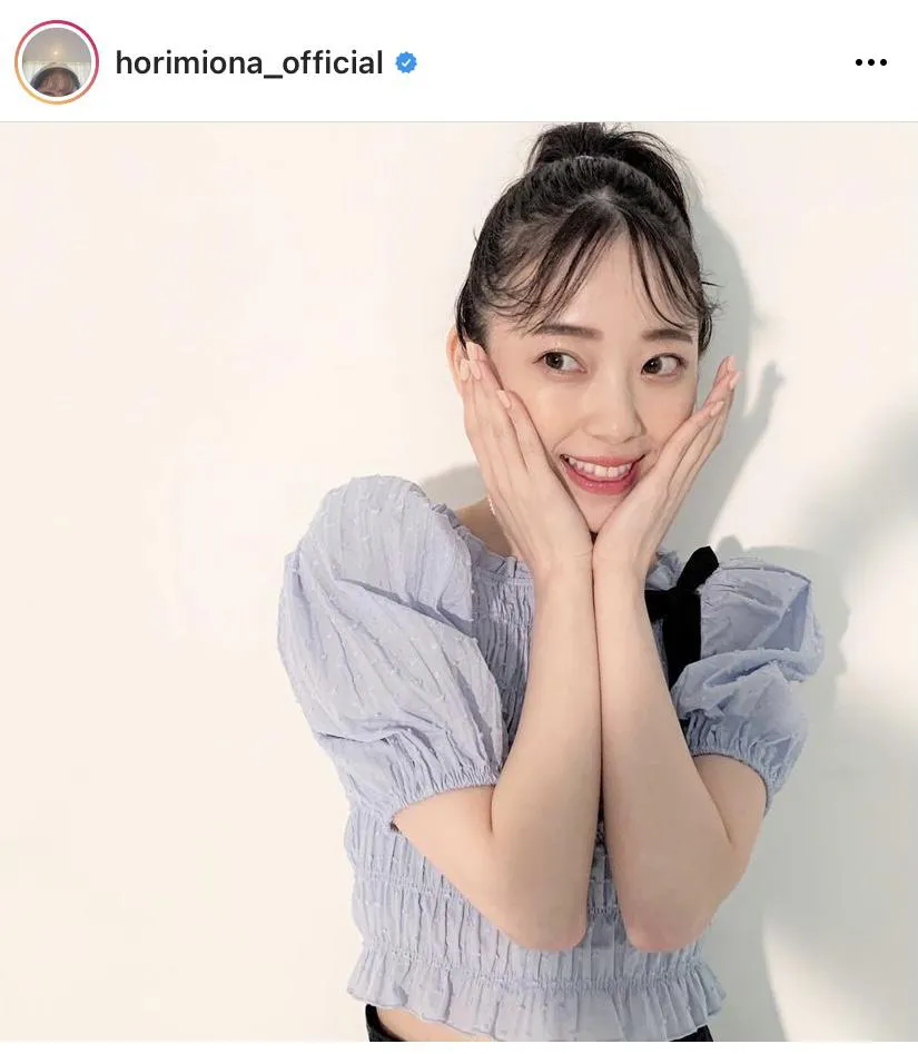 ※堀未央奈オフィシャルInstagram(horimiona_official)より