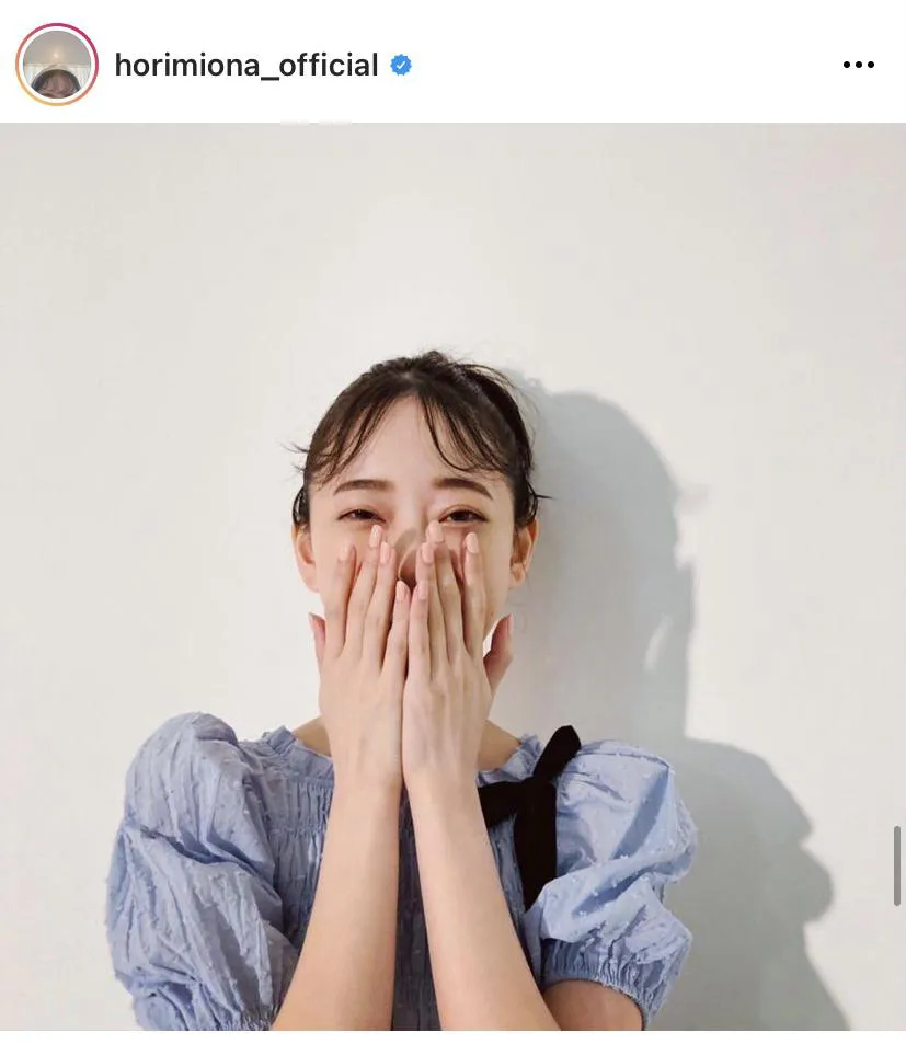 ※堀未央奈オフィシャルInstagram(horimiona_official)より