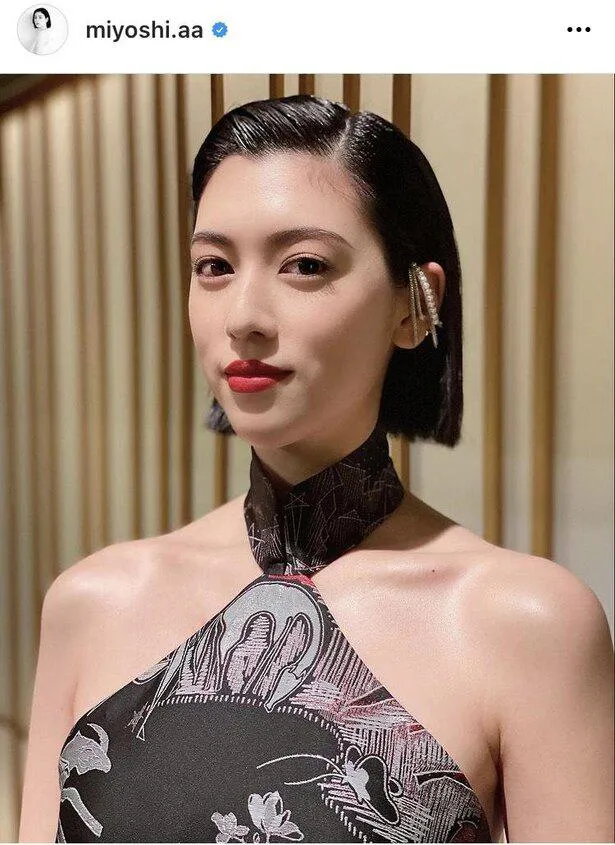 画像 三吉彩花 25歳誕生日を報告 美デコルテ あらわなワンピース姿を公開 どんどん美しくなる スタイルの良さ本当モチベ 9 18 Webザテレビジョン