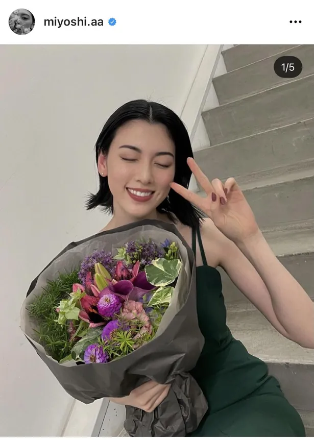 画像 三吉彩花 25歳誕生日を報告 美デコルテ あらわなワンピース姿を公開 どんどん美しくなる スタイルの良さ本当モチベ 2 18 Webザテレビジョン