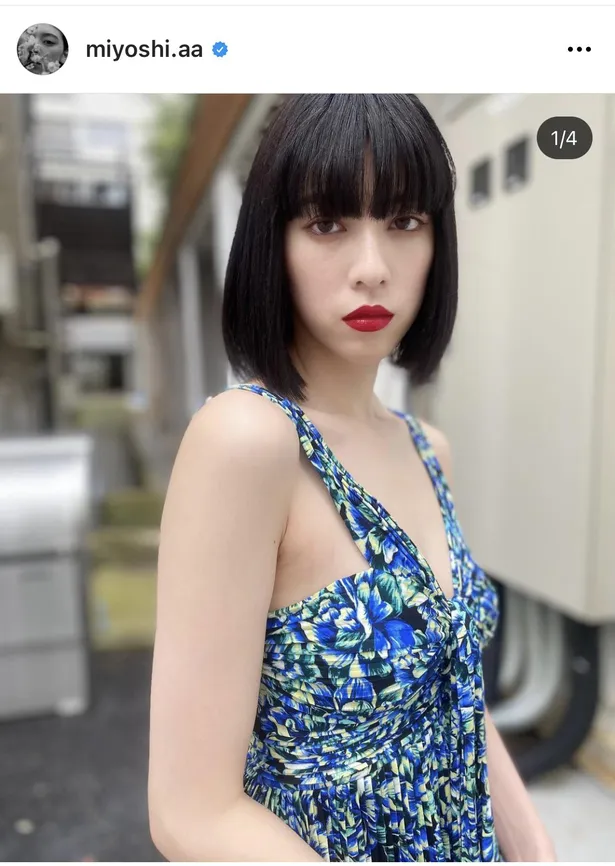 画像 三吉彩花 25歳誕生日を報告 美デコルテ あらわなワンピース姿を公開 どんどん美しくなる スタイルの良さ本当モチベ 18 18 Webザテレビジョン