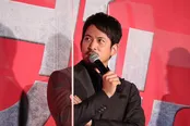 岡田准一が主演映画「ザ・ファブル　殺さない殺し屋」の舞台挨拶に登場