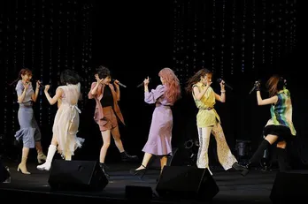 高橋愛、田中れいな、夏焼雅のSPユニットが“日本で一番売れたシングル曲”カバーを、モー娘。譜久村聖がKANの楽曲カバーをライブ初披露