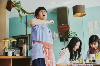 蛙亭・中野周平がかわいすぎる!監督の“熱烈オファー”に応える好演見せる<青葉家のテーブル>