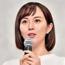 比嘉愛未&渡邊圭祐、スタッフもため息!美しい2SHOTに反響「まぶしすぎる2人」「すでに尊い!」