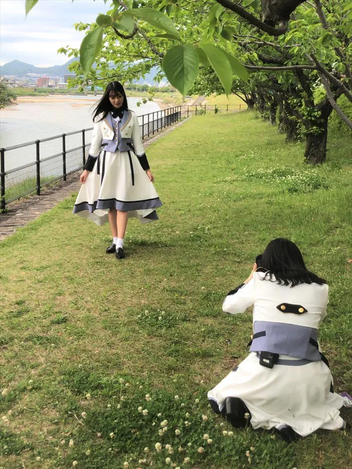 「ぷちぶちちゃれんじ」では、谷口茉妃菜と森下舞羽が、「映える」写真撮影を行う