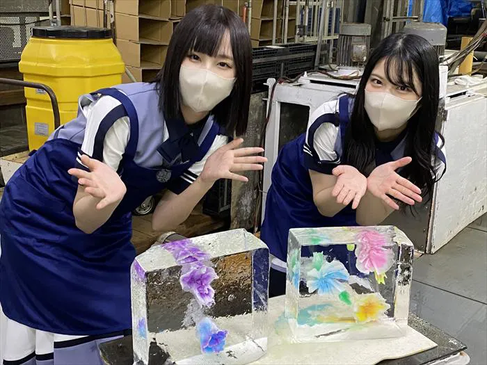 STU48・矢野帆夏、沖侑果が氷彫刻にチャレンジ