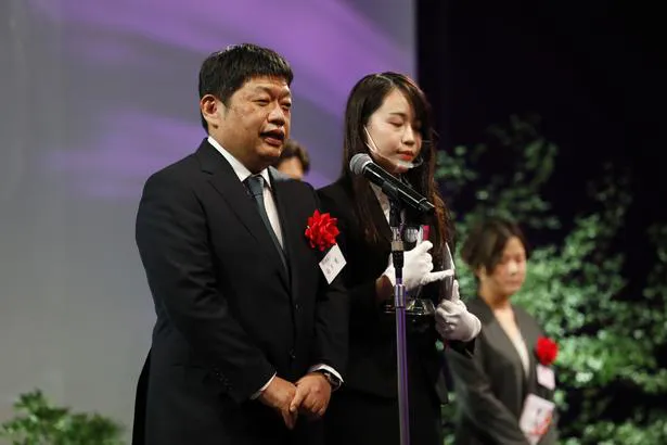 池脇千鶴の手紙を代読した吉本興業の藤原寛氏