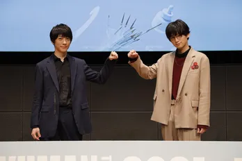 鈴木拡樹&荒牧慶彦W主演舞台「バクマン。」制作発表会が開催!鈴木「熱い臨場感を届けるものに」