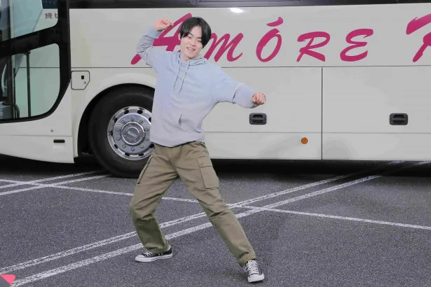 【写真を見る】菅田将暉がキレキレの「エンディングダンス」を披露！