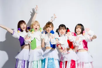 豆柴の大群が1stミニアルバム発売 クロちゃん作詞のリード曲は「何を言いたいんだろうって思いました(笑)」