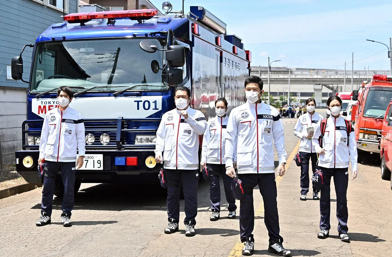 最新鋭の機材とオペ室を備えるTOKYO MERの専用車両“ERカー”「TOKYO MER～走る緊急救命室～」第1話より