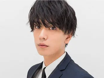 黒羽麻璃央、28歳の誕生日を報告&“意外な誕プレ”に反響!「幸せなお誕生日の様子が伝わってきました」