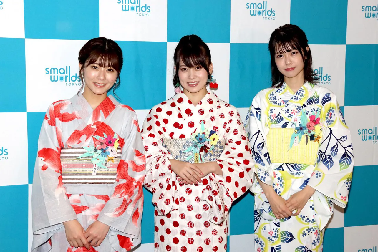 AKB48の清水麻璃亜、岡部麟、小田えりな(写真左から)