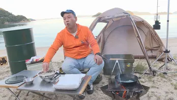 バイきんぐ西村、プライベートビーチを貸し切ってドラム缶風呂を満喫＜西村キャンプ場＞