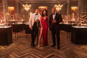 “ロック様”ことドウェイン・ジョンソンらが前代未聞の大強盗計画に挑む!Netflix映画「レッド・ノーティス」11月12日より独占配信